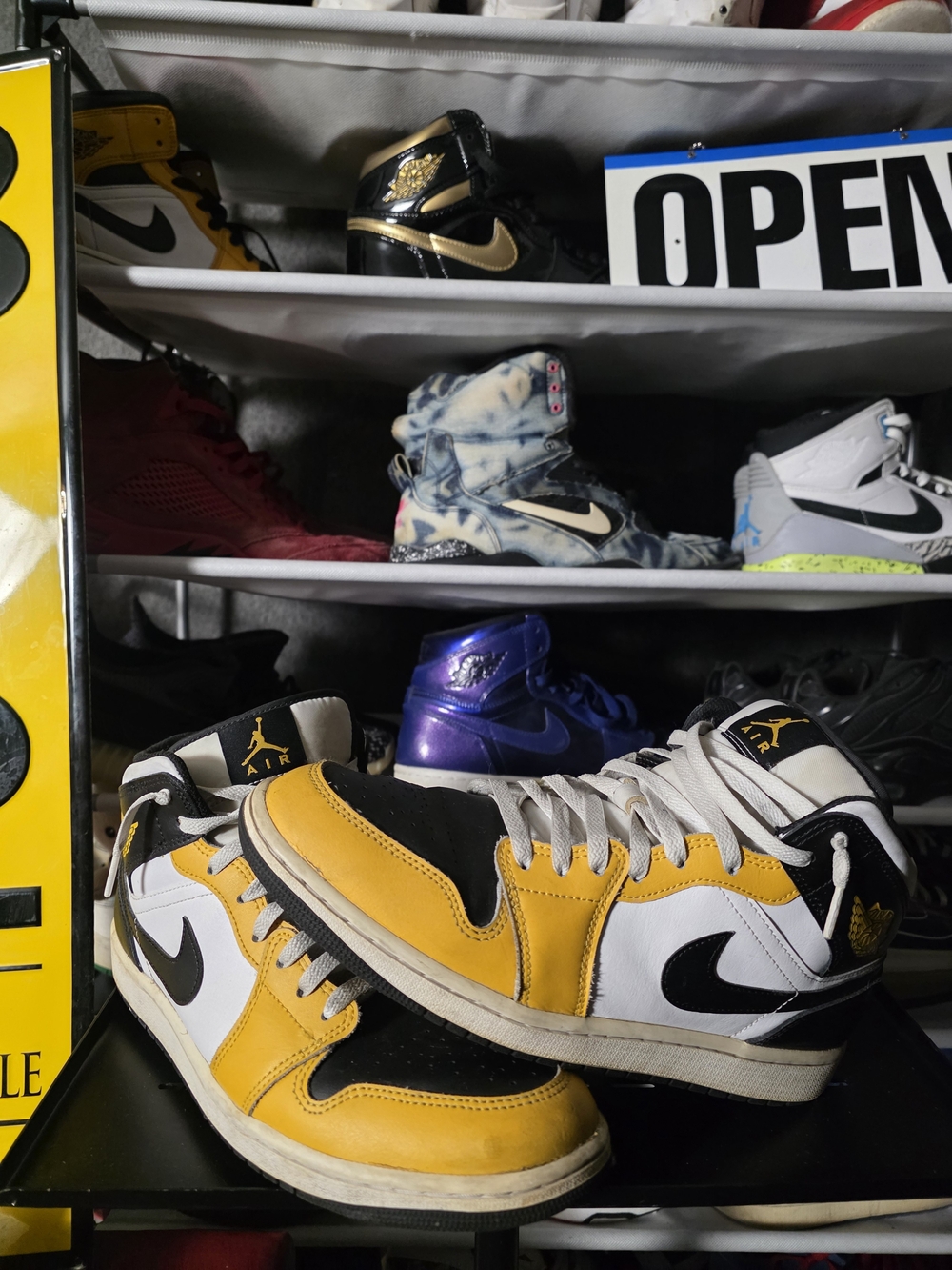 🔥 Worn! Nike Men’s Size 10.5 Air Jordan 1 Retro High OG Yellow Black White